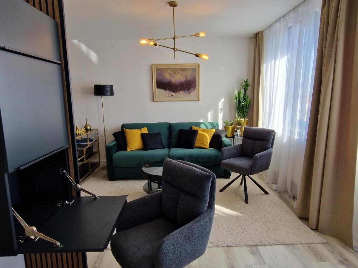 7Thheaven Centre Suite Free Parking In The Building Bratislava Exterior photo