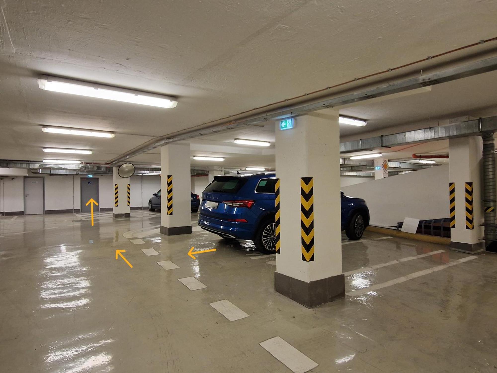 7Thheaven Centre Suite Free Parking In The Building Bratislava Exterior photo